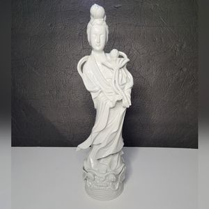 Toyo Japan Vintage White Porcelain Geisha with Flower Statue 16 inches Tall